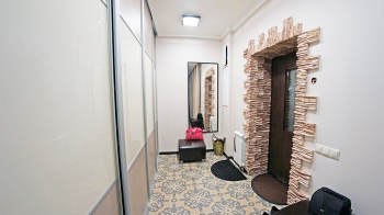 Уютная однокомнатная квартира 40 кв.м для молодой пары: современный сканди с нотками классики